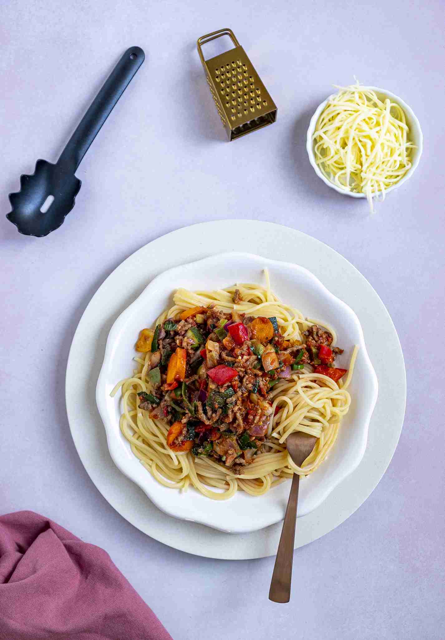 Spaghetti met rode saus van het huis