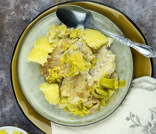 Kabeljauwfilets met prei en citroensausje